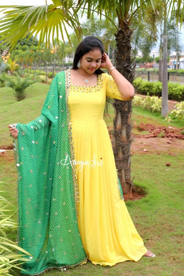 Yellow Mirrors & Green Bhandini (1)